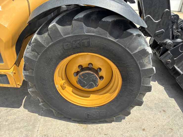 2018-caterpillar-th408d-image-50