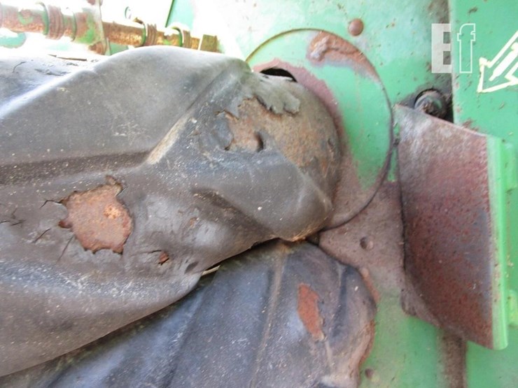 john-deere-820-image-8