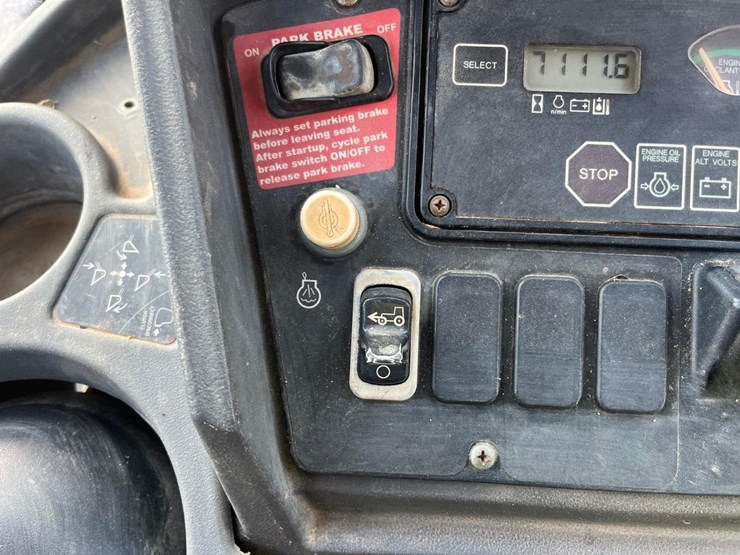 deere-410g-image-31
