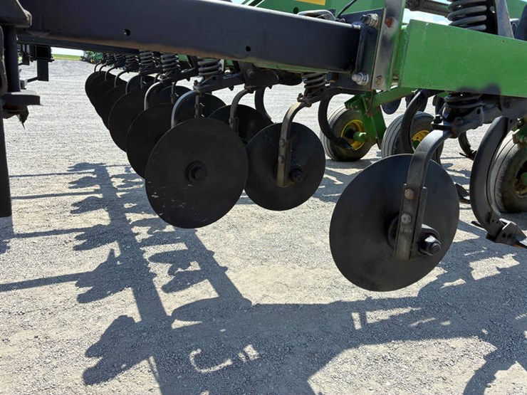 john-deere-2700-image-11