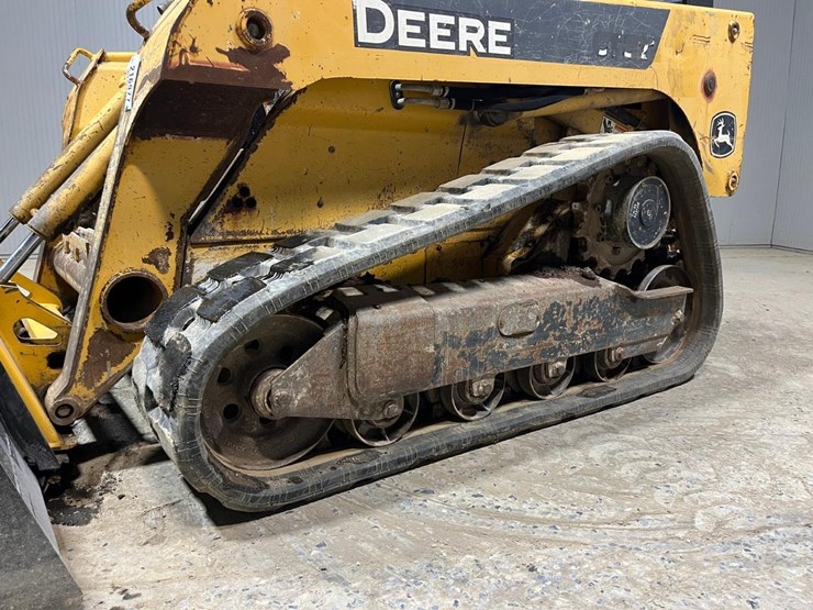 deere-ct322-image-12