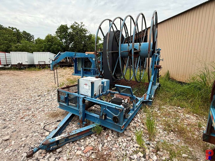 2014-luttrell-welding-services-19’-x-96”-t/a-bumper-pull-hydraulic-reel-trailer-image-3