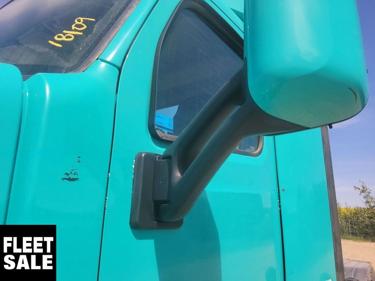 2019-peterbilt-579-image-26