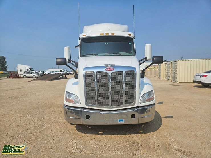 2019-peterbilt-579-image-7