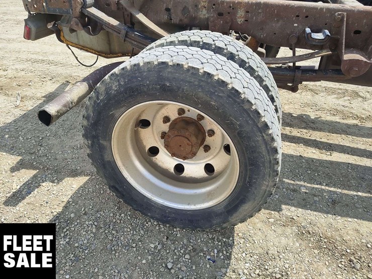 2003-ford-f550-image-26