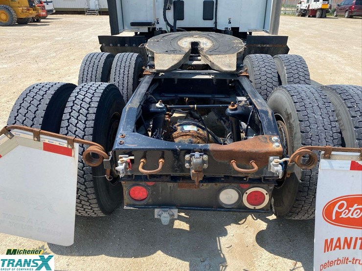 2019-peterbilt-579-image-9