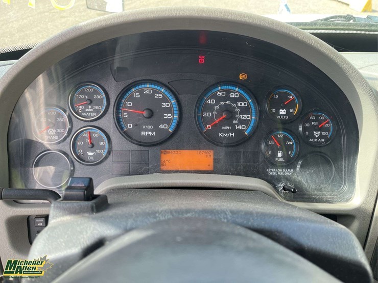 2009-international-durastar-4300-image-10