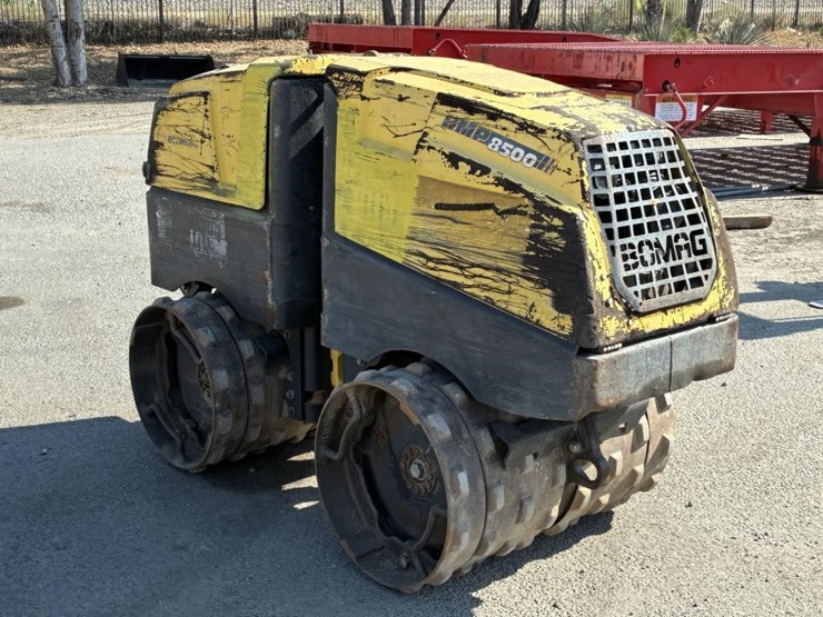 2010-bomag-bmp8500-image-2