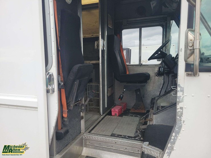 2005-freightliner-mt45-image-14