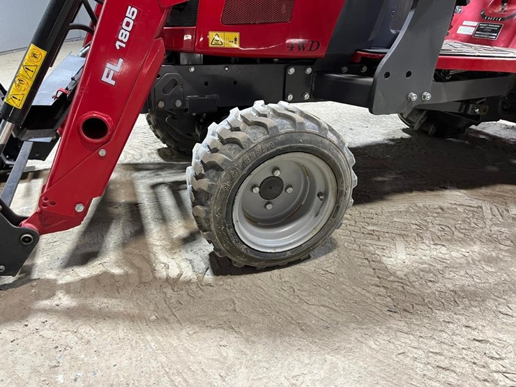2020-massey-ferguson-gc1723eb-image-11