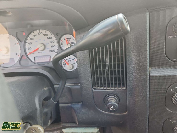 2005-dodge-ram-2500-image-12