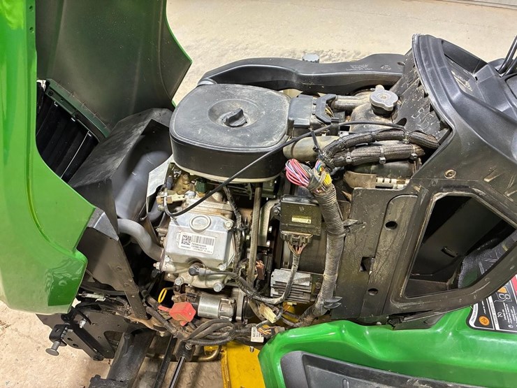 john-deere-x738-image-17