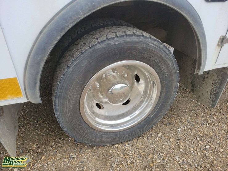 2004-ford-f550-image-49