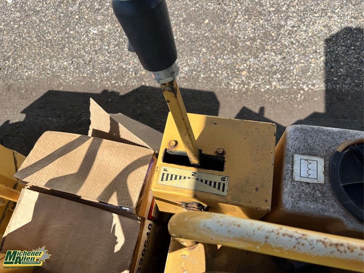 caterpillar-cb-214b-image-5