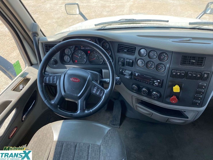 2019-peterbilt-579-image-39