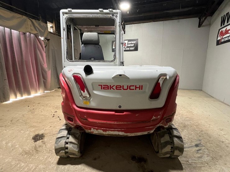 takeuchi-tb370-image-4
