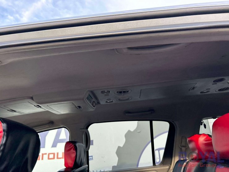 2004-nissan-armada-image-27
