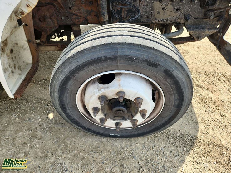 2002-ford-f650-image-22
