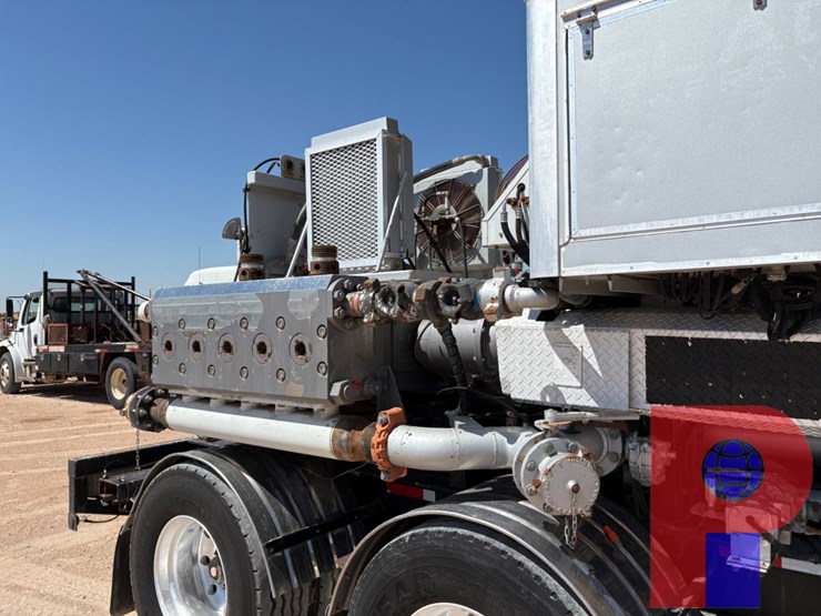 2012-cryogenic-vessel-alternatives-3-axle-15k-2,000-hp-double-pumper-trailer-image-13