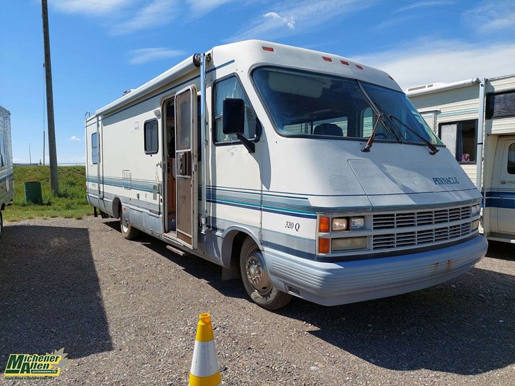 1992-chevrolet-p30-image-2