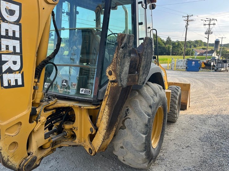 deere-410g-image-21