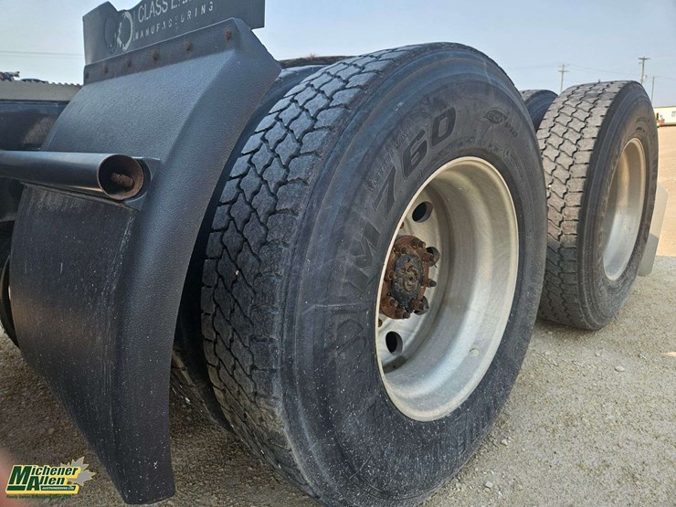 2019-peterbilt-579-image-16