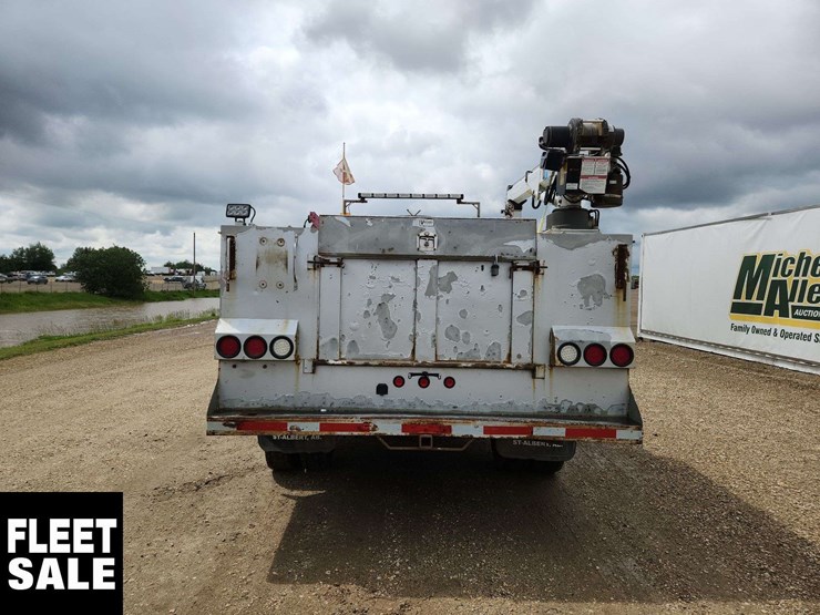 2011-ford-f550-image-23