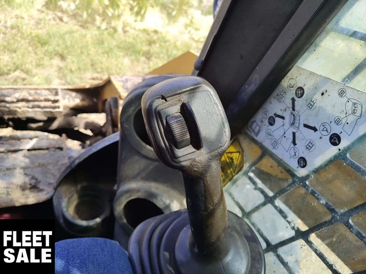 2019-caterpillar-262d-image-8