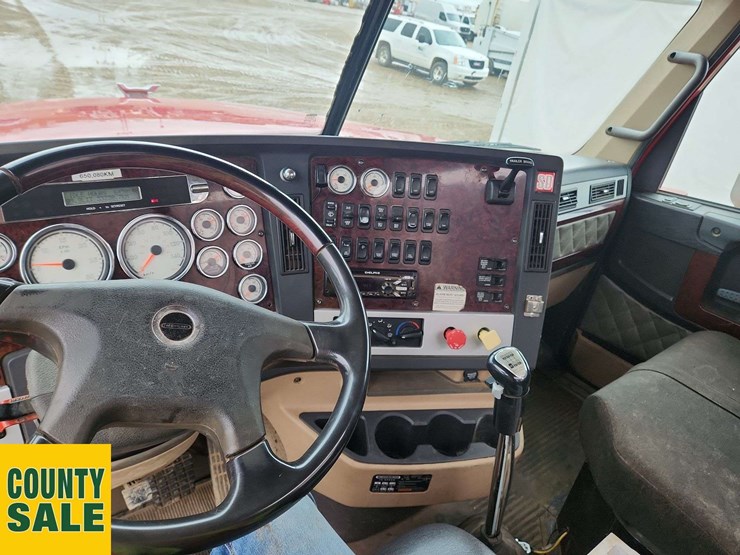 2012-freightliner-coronado-122-sd-image-12