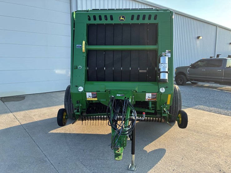 2019-john-deere-560m-image-3