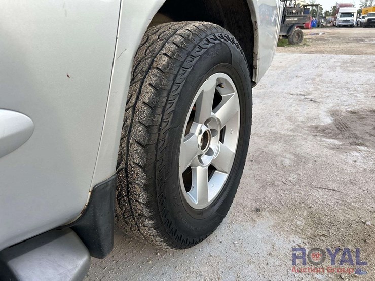 2004-nissan-armada-image-32