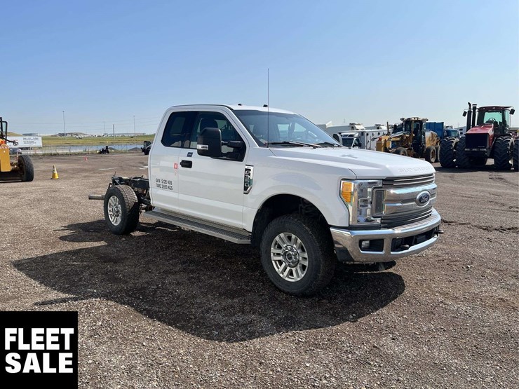 2017-ford-f350-image-18