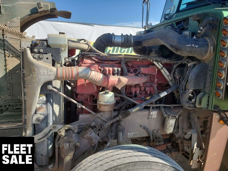 2009-peterbilt-367-image-14