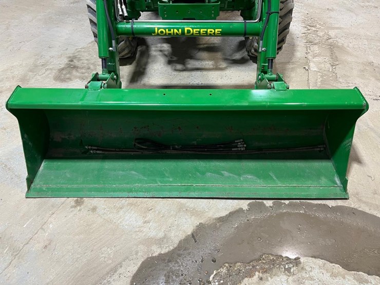 2021-john-deere-4044m-image-9