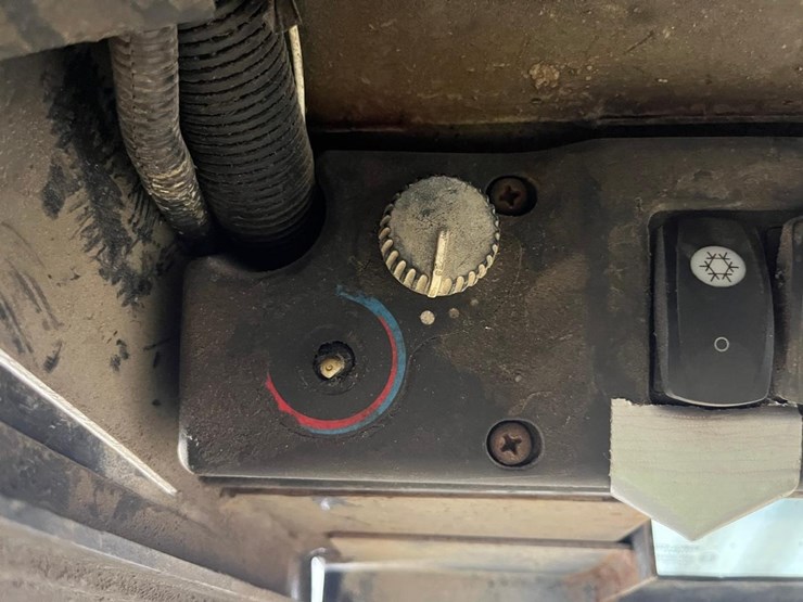 deere-ct322-image-24