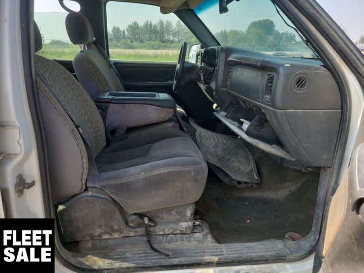 2006-gmc-sierra-3500-image-27
