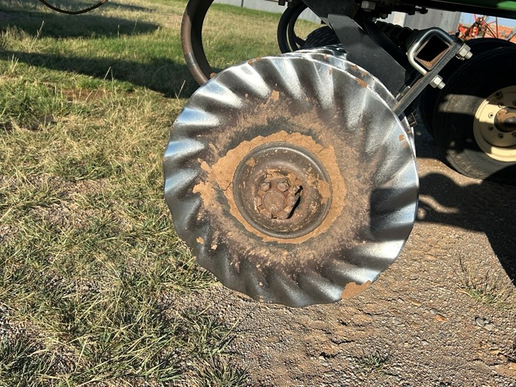 2014-great-plains-2400tm-image-10