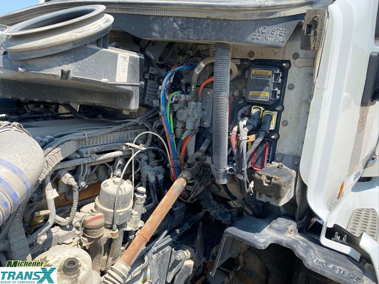2019-peterbilt-579-image-24