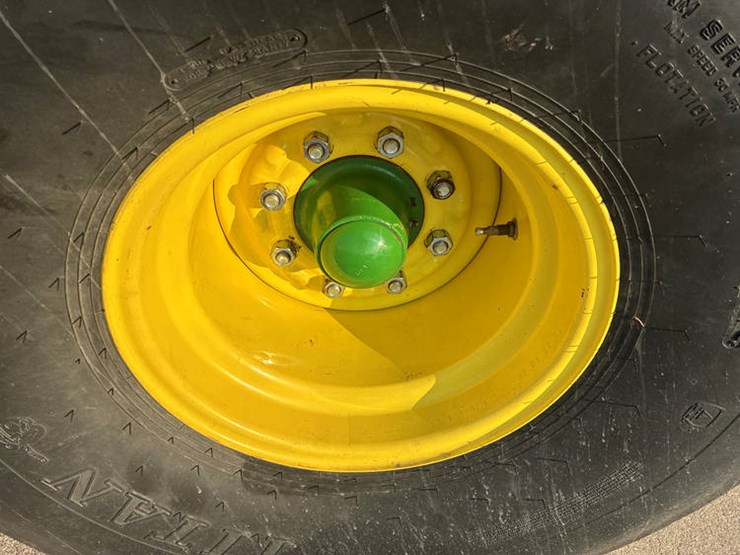 2019-john-deere-560m-image-33