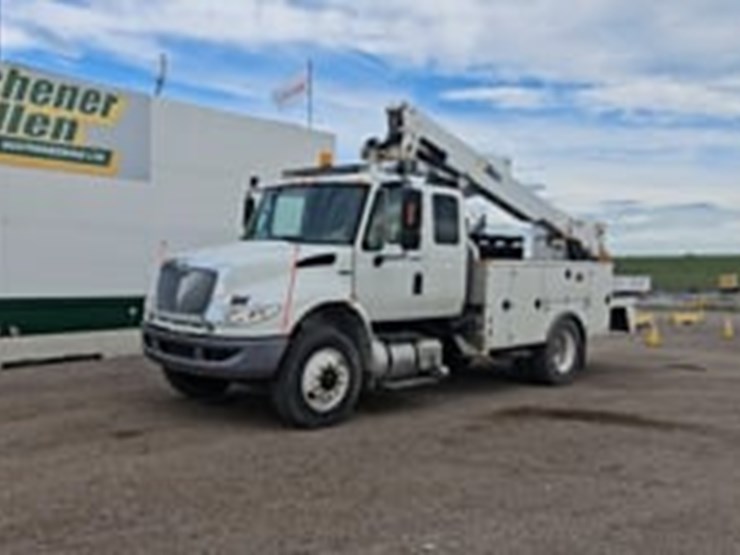 2013-international-durastar-4300-image-22