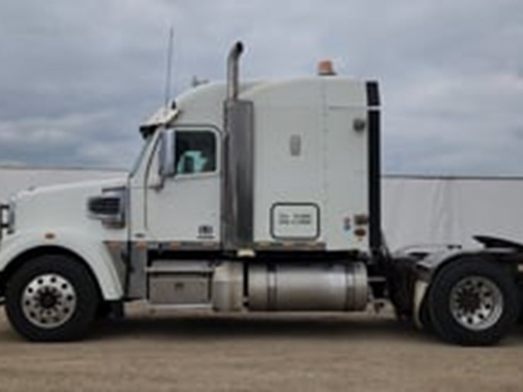 2012-freightliner-coronado-122-image-5