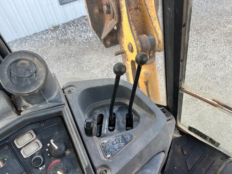 deere-410g-image-45