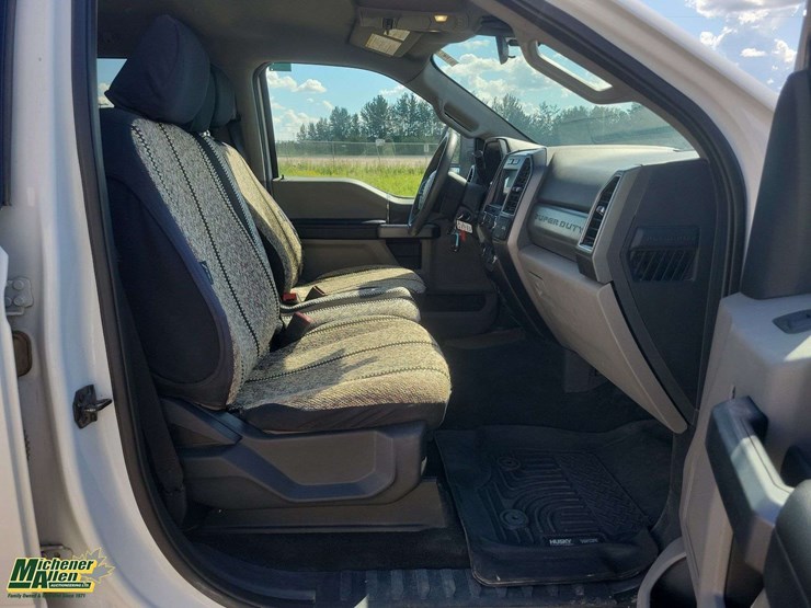 2022-ford-f550-image-25