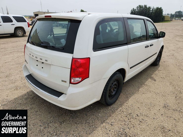 2013-dodge-grand-caravan-image-3
