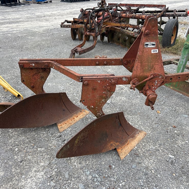 #86 • FORD TWO BOTTOM PLOW