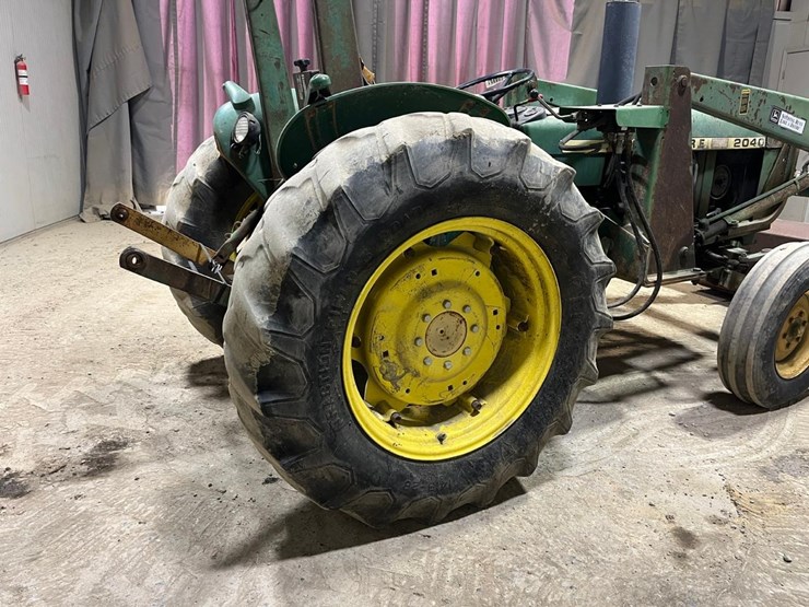 john-deere-2040-image-17