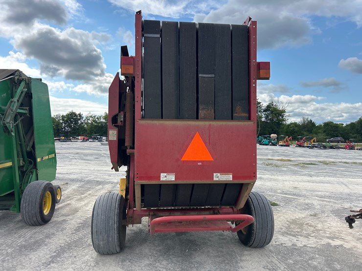 new-holland-br7070-image-5