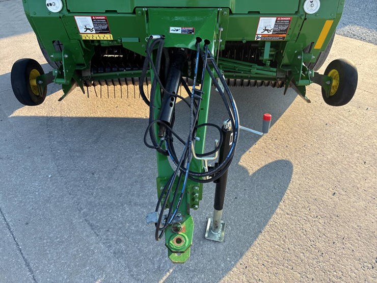 2019-john-deere-560m-image-12