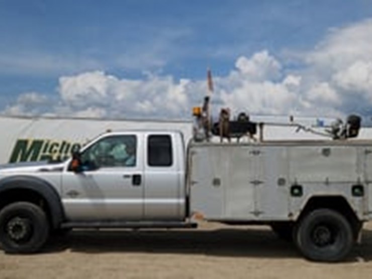 2011-ford-f550-image-5