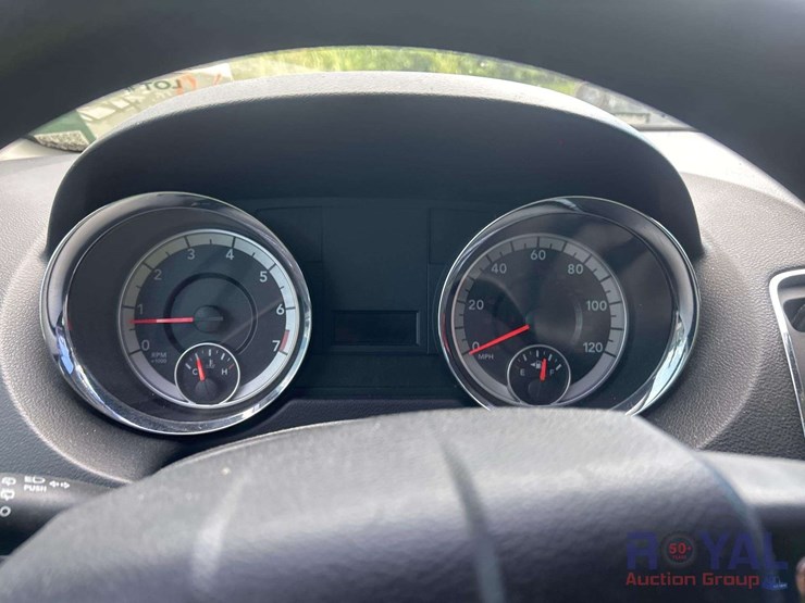 2016-dodge-caravan-image-8
